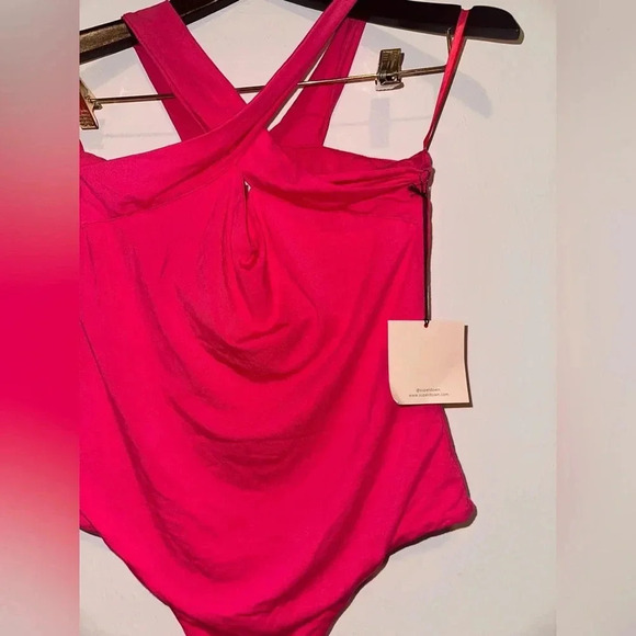 Superdown Gene Front Cross Bodysuit in Pink Sz M - Picture 4 of 5